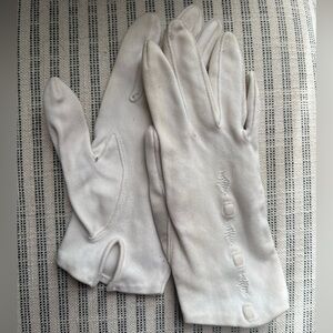 Vintage White Ladies’ Gloves